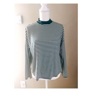 GREEN STRIPPED TURTLENECK